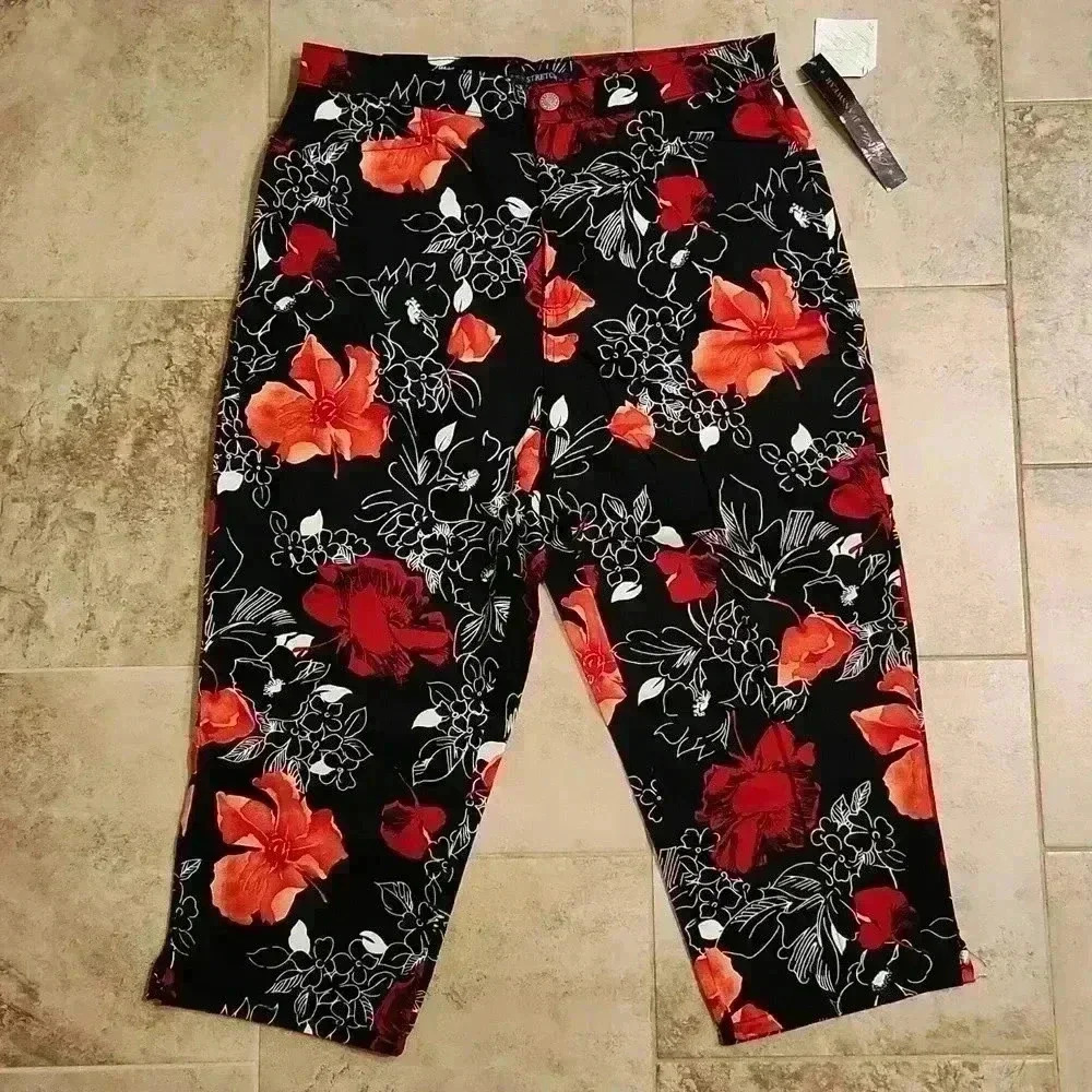 Bill Blass Jeanswear Floral Capris